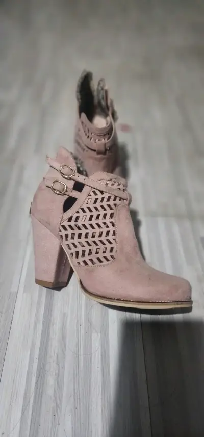 Botines de tacón rosados - miniatura 2