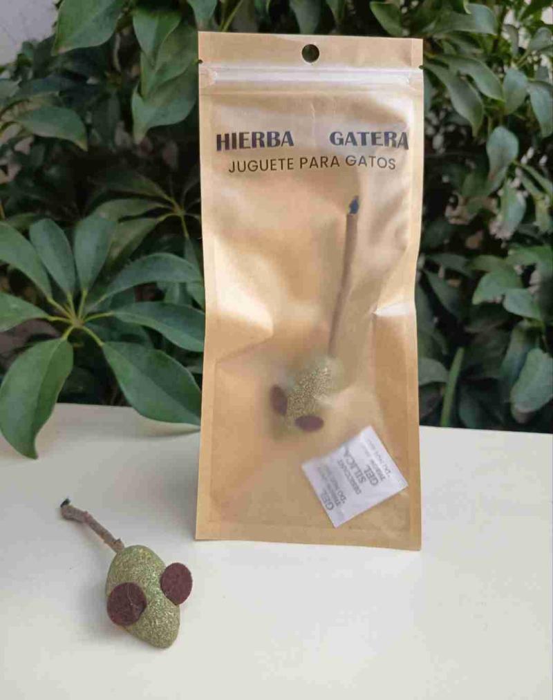 Juguete de hierba gatera para gatos