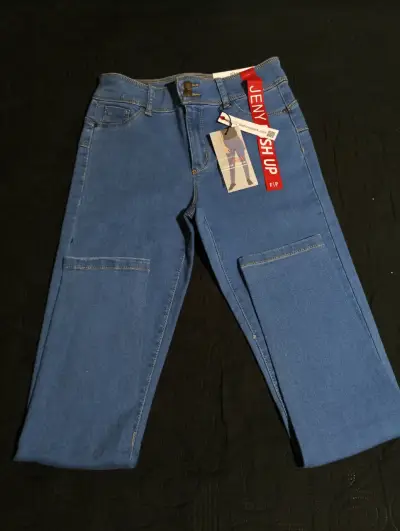 Jeans azul con etiqueta - miniatura 1
