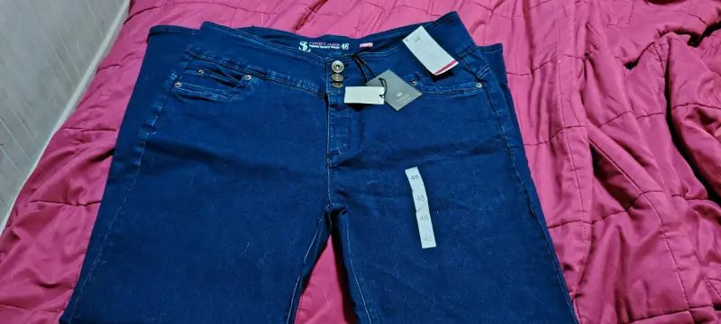 Jeans azul oscuro nuevos