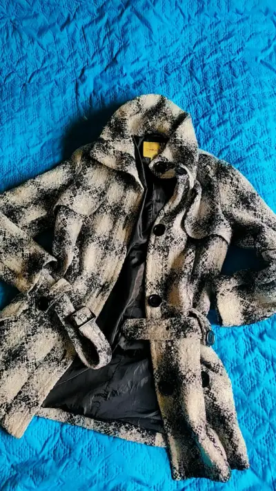 Abrigo estampado en tonos grises - miniatura 1