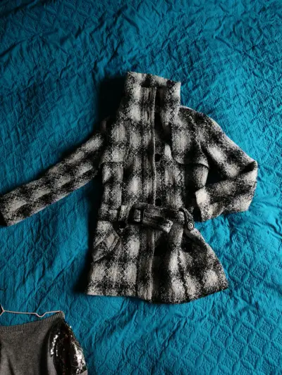 Abrigo estampado en tonos grises - miniatura 2