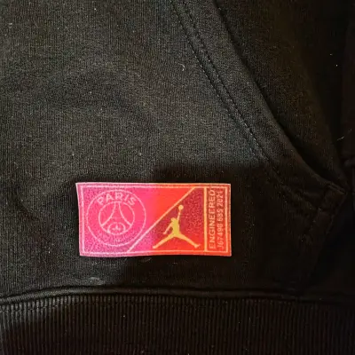 Polerón negro PSG Jordan - miniatura 3