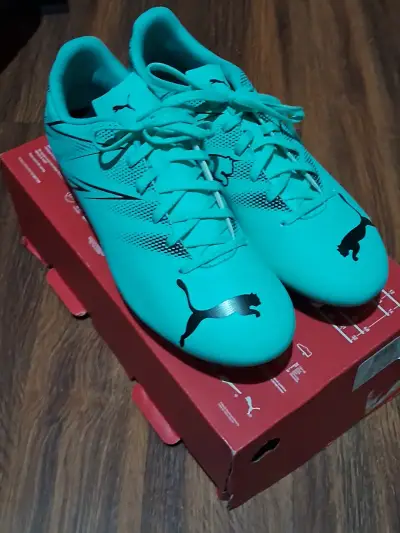 Zapatos de fútbol Puma celestes - miniatura 2
