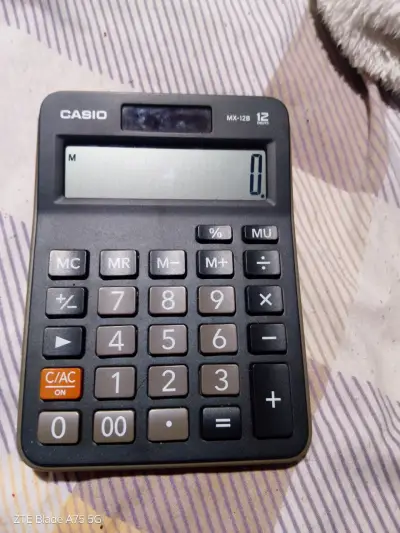 Calculadora Casio negra - miniatura 2