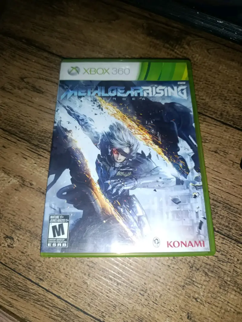 Metal Gear Rising Revengeance Usado Xbox 360 - 1