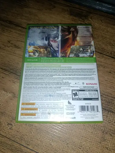 Metal Gear Rising Revengeance Usado Xbox 360 - miniatura 3