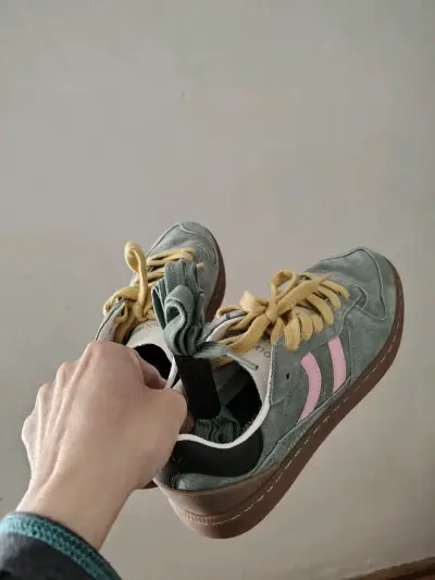 Zapatillas verdes con detalles rosados - miniatura 6