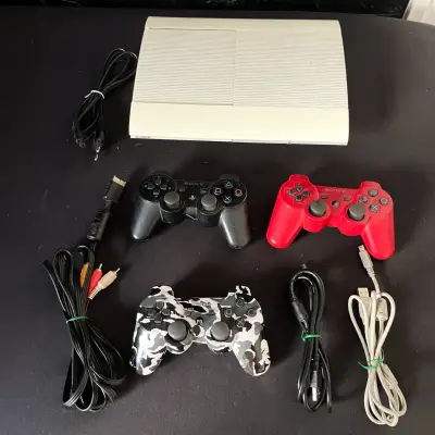 Playstation 3 Super Slim Edición Blanco 250gb Blan - miniatura 1