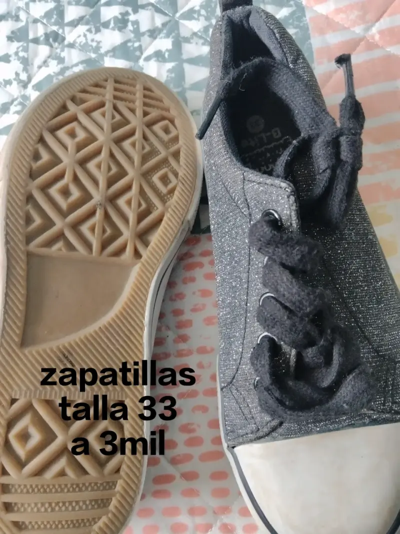 Zapatillas negras brillantes talla 33