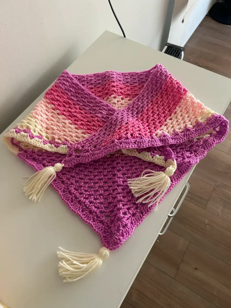Poncho tejido morado y azul - 2