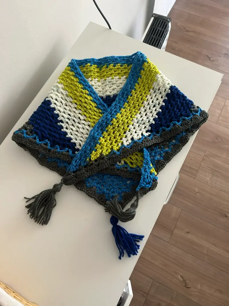 Poncho tejido morado y azul - 4