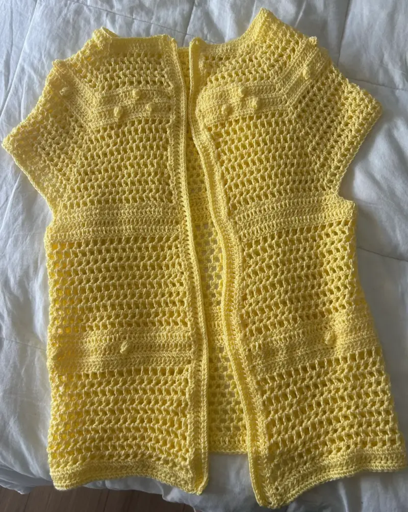 Chaleco tejido amarillo
