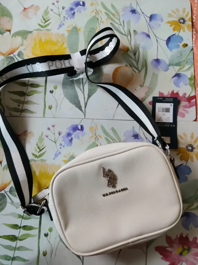Bandolera blanca con logo estampado