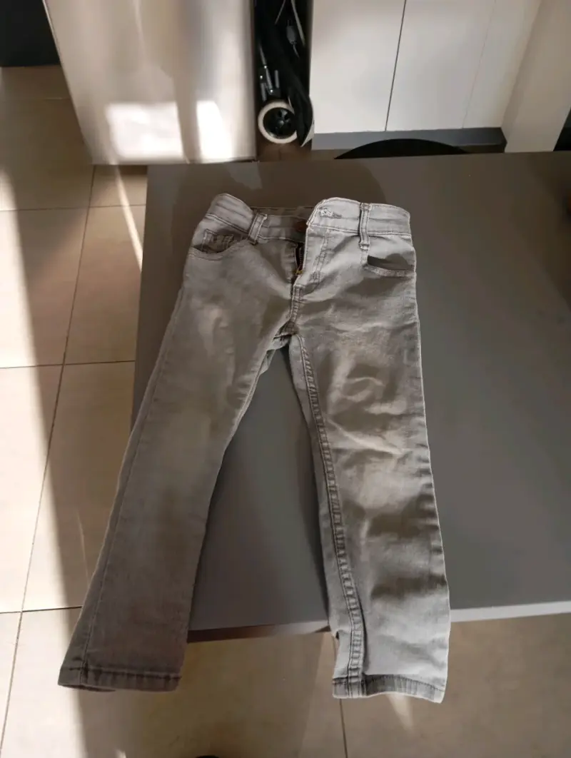 Pantalón jeans gris para niño de 4 años - 1