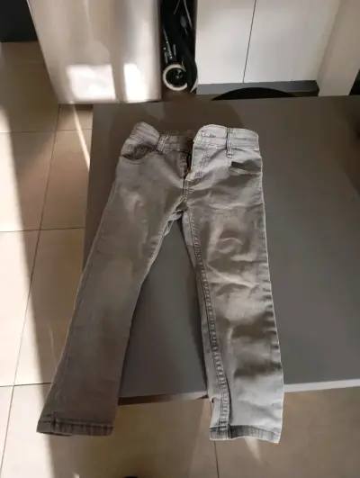 Pantalón jeans gris para niño de 4 años - miniatura 1