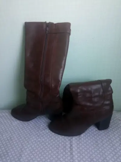 Botas de cuero marrón altas - miniatura 1