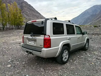 Camioneta Sub Jeep Comander 4x4 - miniatura 2