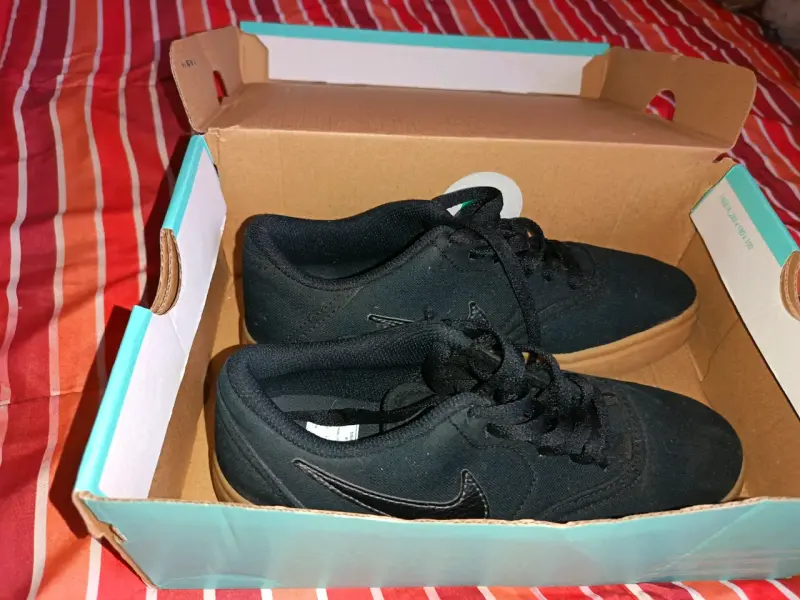 Zapatillas negras Nike sb check cambas talla 36.5 - 1