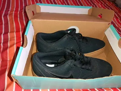 Zapatillas negras Nike sb check cambas talla 36.5 - miniatura 1