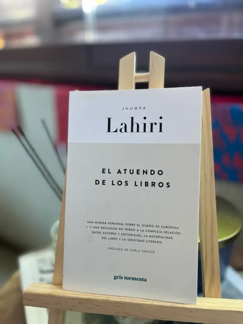 Libro 'El atuendo de los libros'