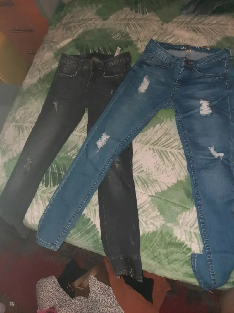 Jeans de mujer con muy poco uso - 1