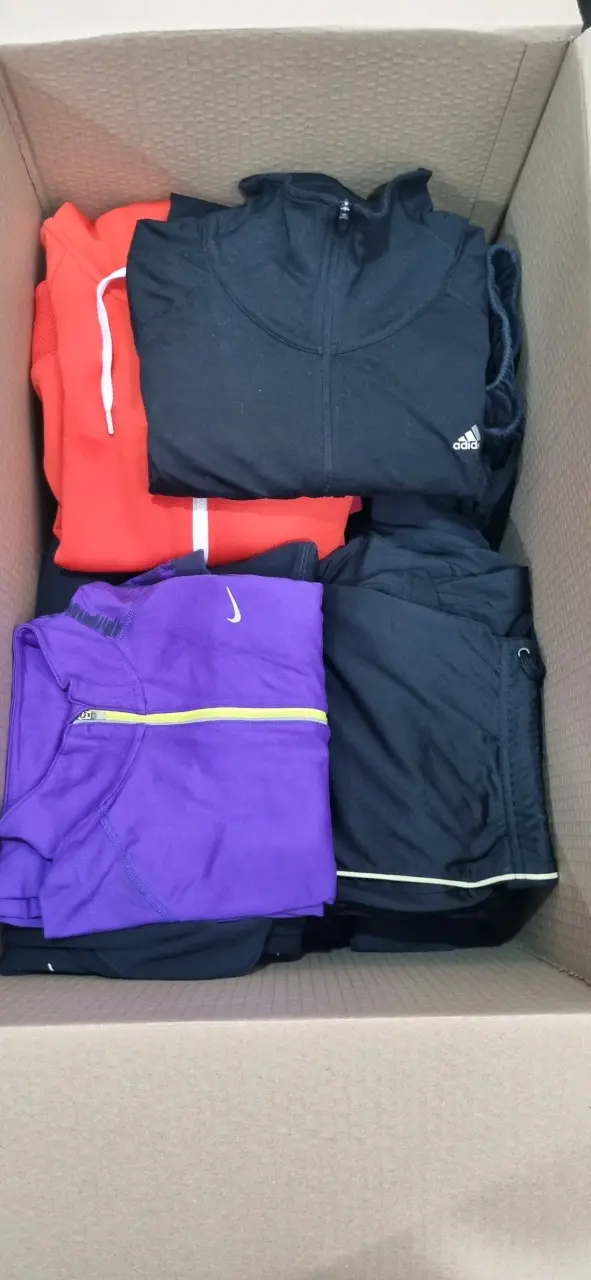 Caja de ropa deportiva premium Nike - Adidas - 1