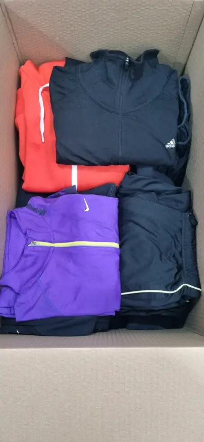 Caja de ropa deportiva premium Nike - Adidas - miniatura 2