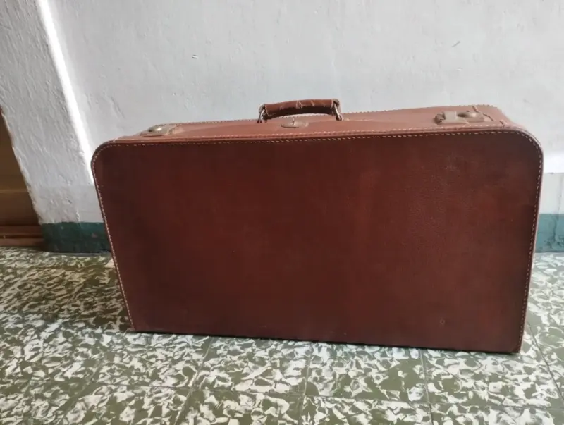 Maleta vintage de cuero marrón - 1
