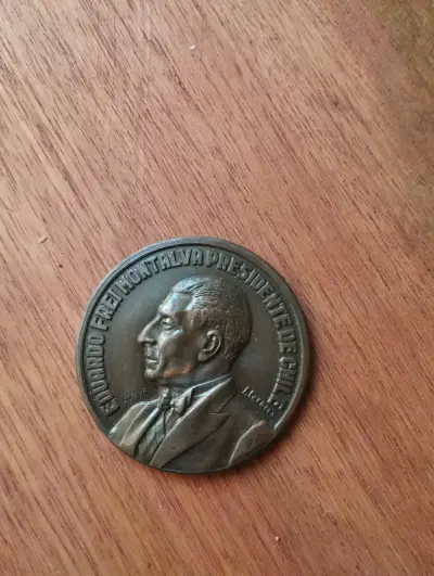 Medalla conmemorativa Eduardo Frei - miniatura 1