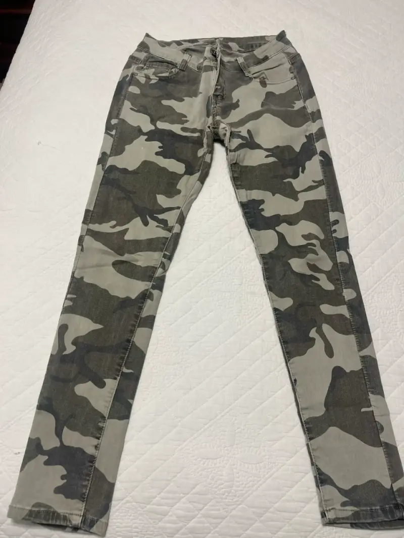 Pantalones camuflados para mujer - 1