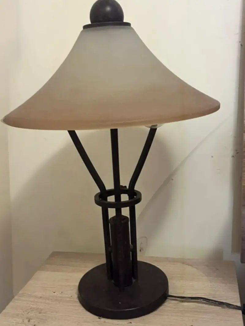 Lámpara de mesa fierro - 2