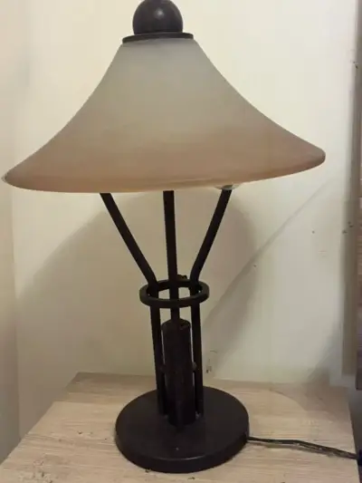 Lámpara de mesa fierro - miniatura 2