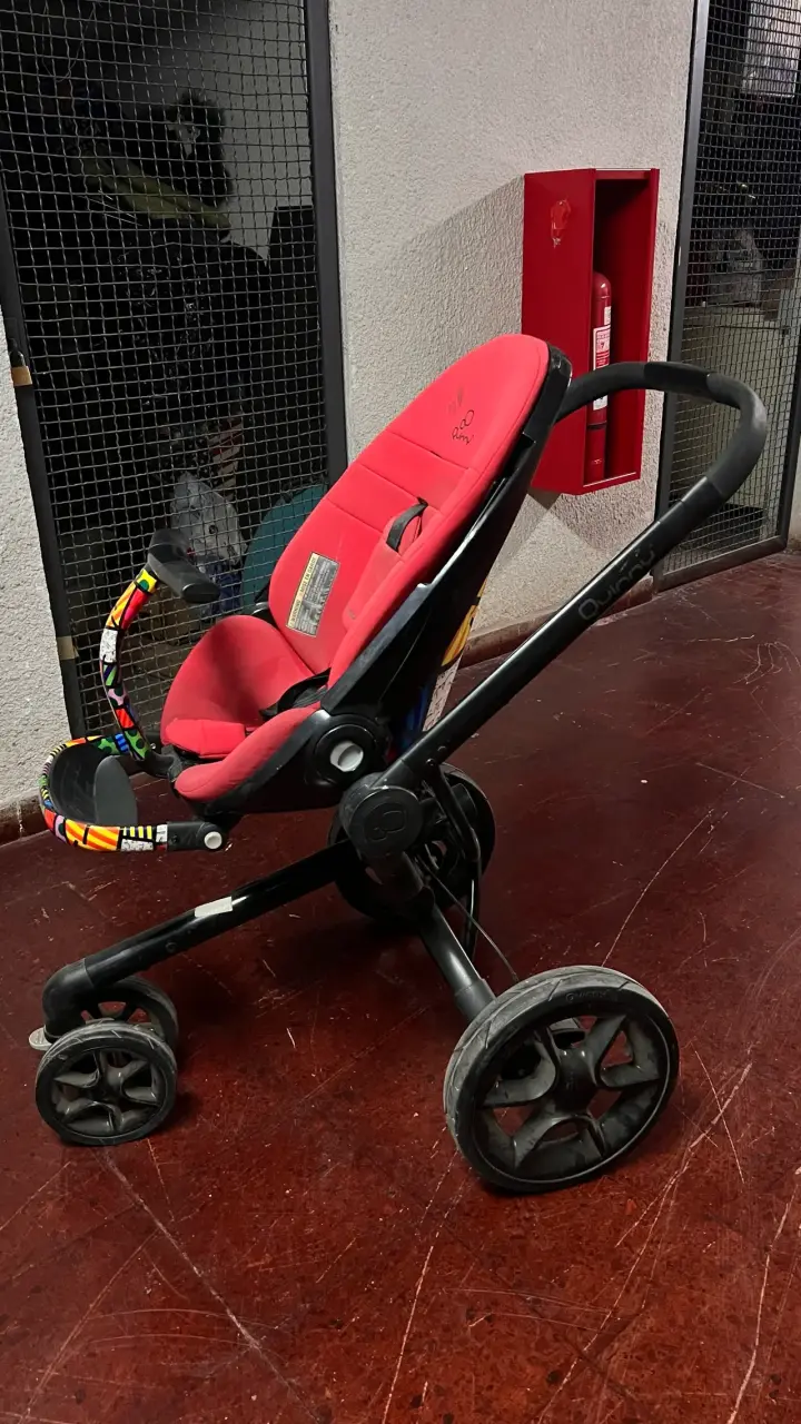 Coche de bebé rojo Quinny Romero Britto - 2