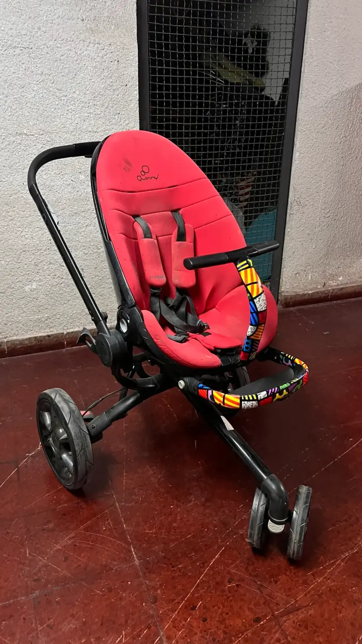 Coche de bebé rojo Quinny Romero Britto - 5