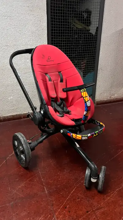Coche de bebé rojo Quinny Romero Britto - miniatura 5
