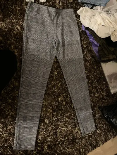 Jeans negros y falda - miniatura 2