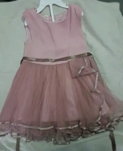 Vestido de fiesta rosado para niña - miniatura 1