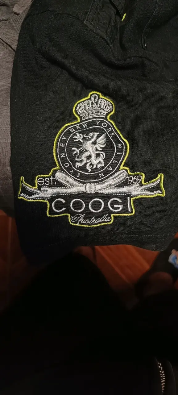 Polera negra Coogi - 4