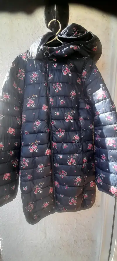 Chaqueta acolchada estampada floral - miniatura 3