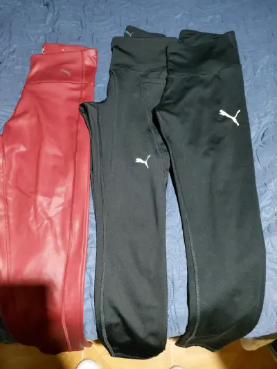 Leggings deportivos Puma negros y rojos - miniatura 1