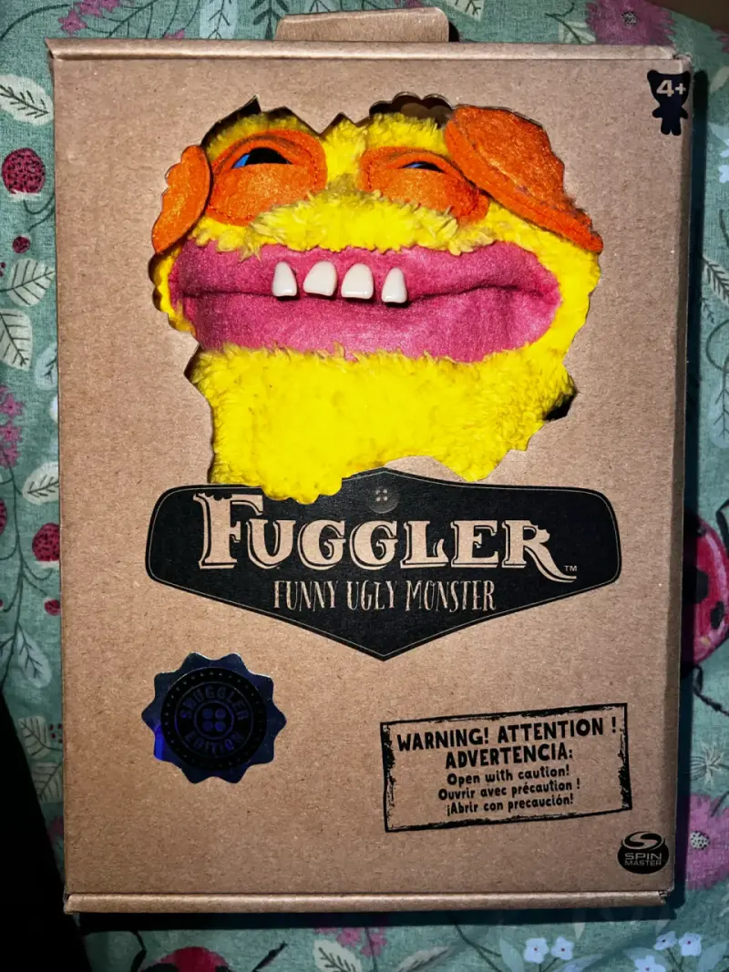 Peluch Fuggler amarillo en caja