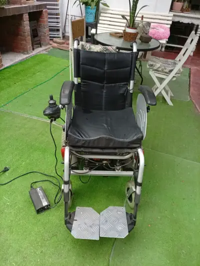 Silla de ruedas eléctrica - miniatura 1