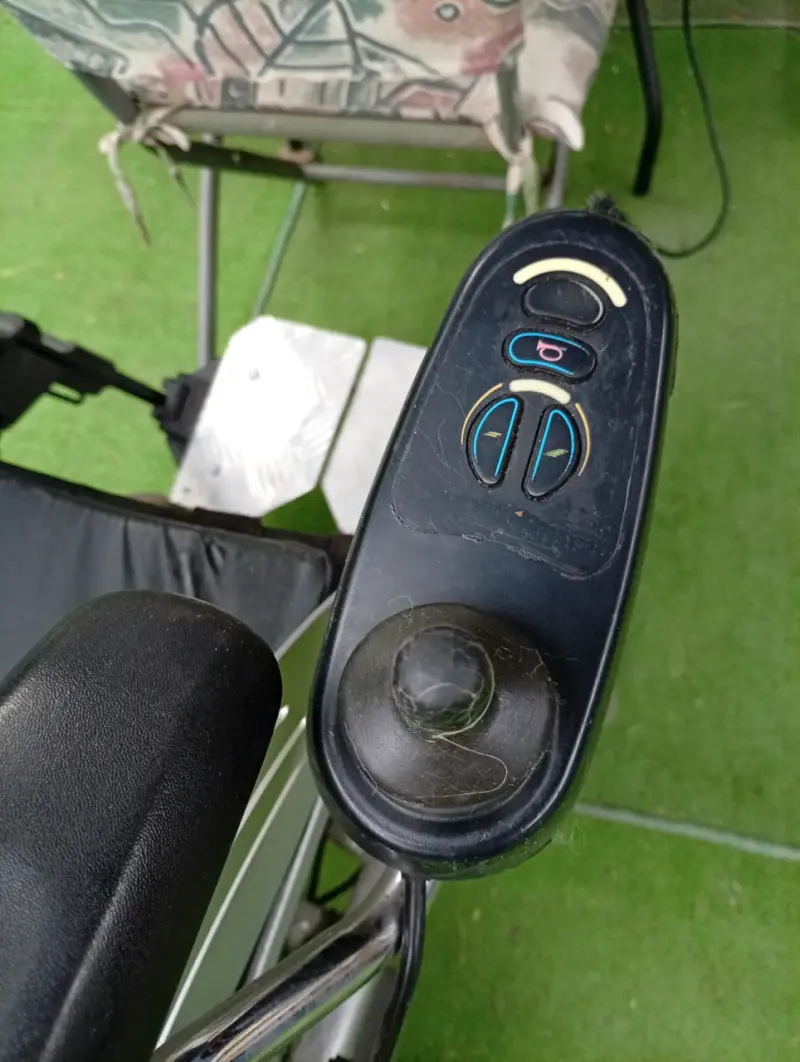 Silla de ruedas eléctrica - 6