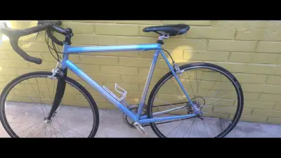 Bicicleta de carretera azul - miniatura 4