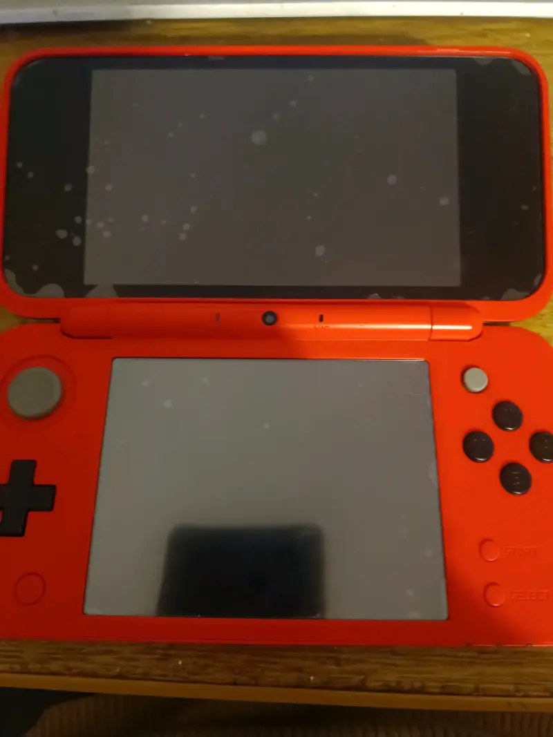 Nintendo 2ds XL edición pokeball - 1