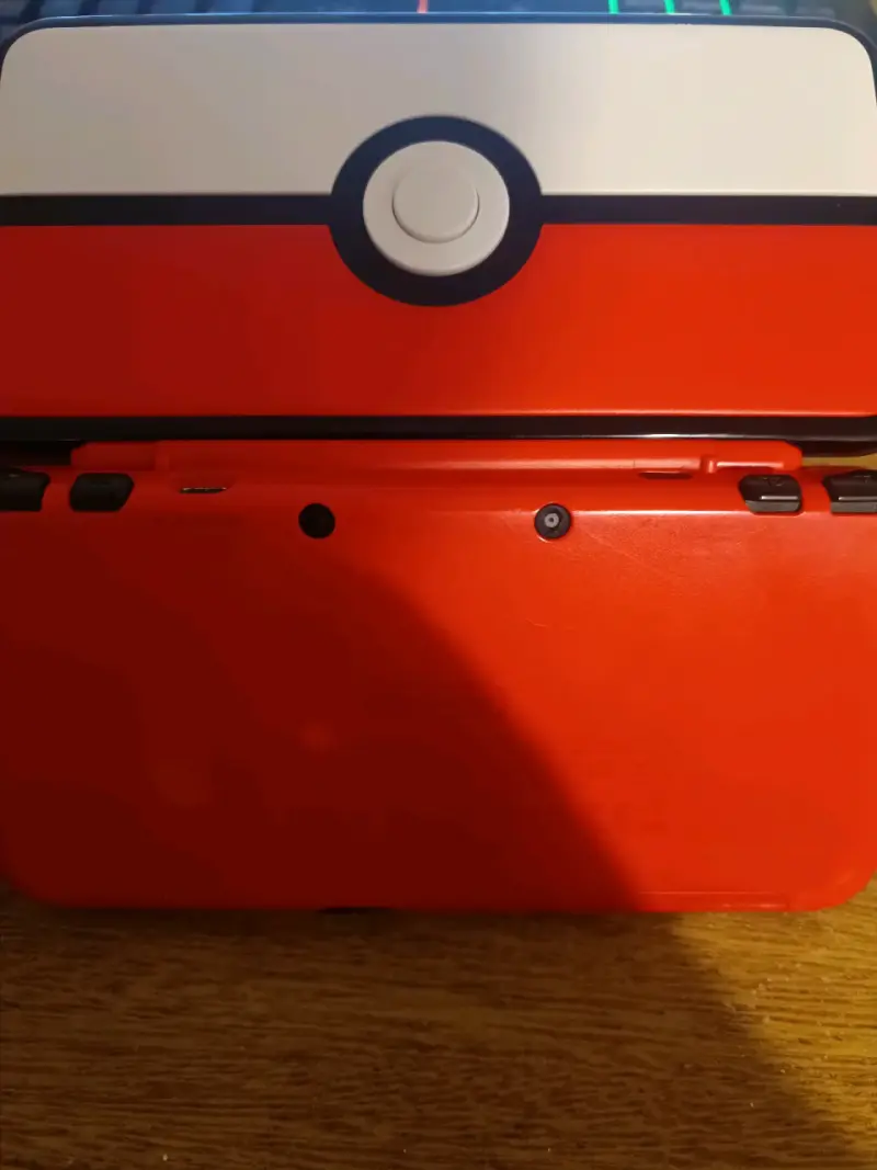 Nintendo 2ds XL edición pokeball - 2
