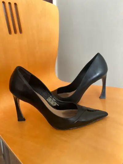 Tacones marrones con textura - miniatura 4