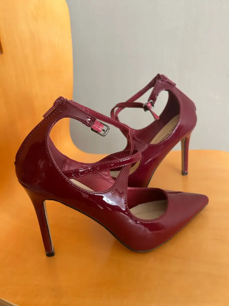Tacones marrones con textura - 6
