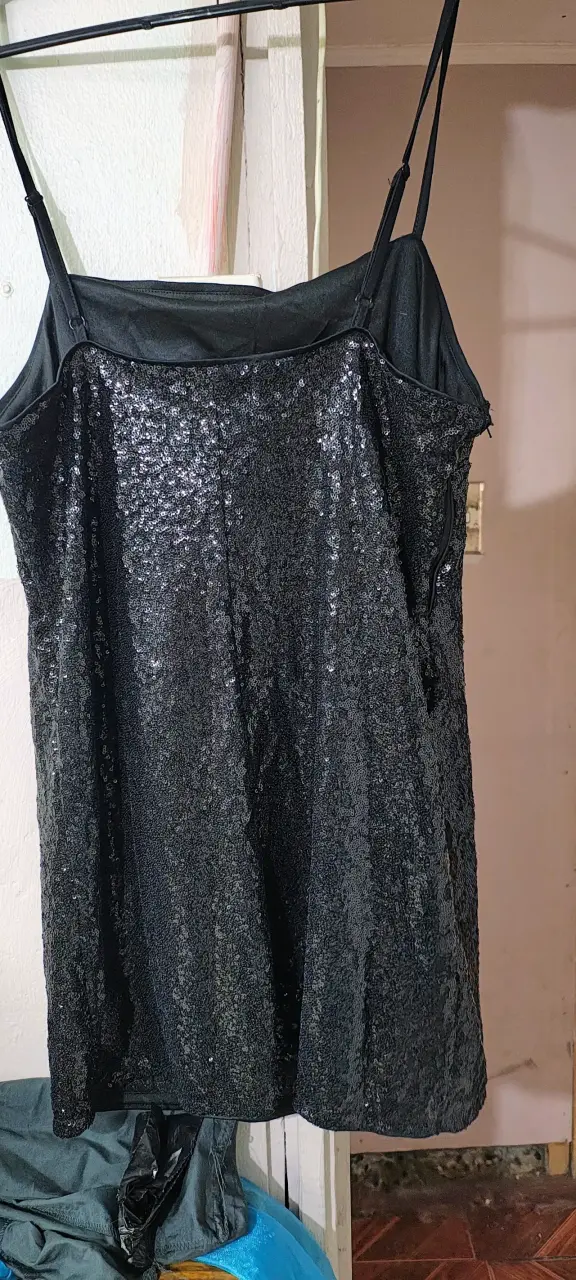 Vestido negro con lentejuelas - 2